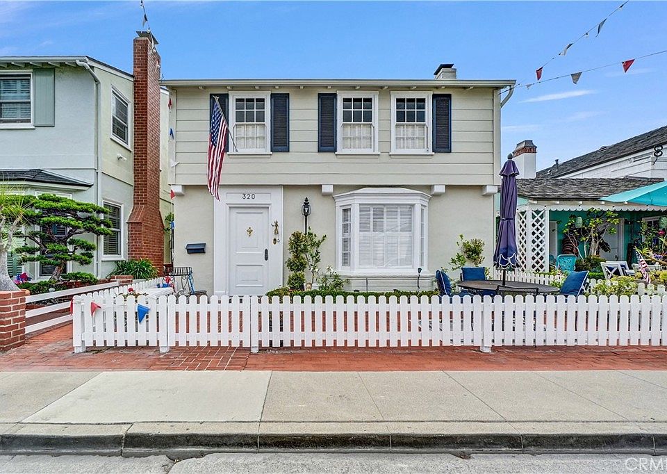 1st image of 320 Sapphire Ave