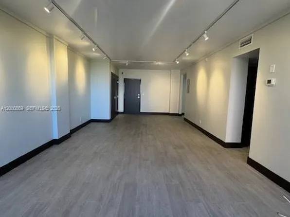 90 Edgewater Dr, Coral Gables, FL