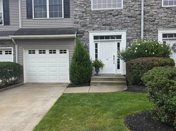 22 Marina Dr, Harveys Lake, PA 18618