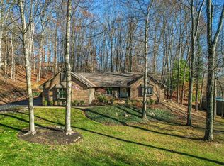 1370 Stratford Woods Dr, Newark, OH 43055