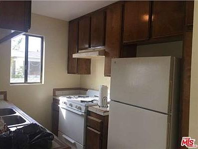 4th image of 749 Vernon Ave #2
