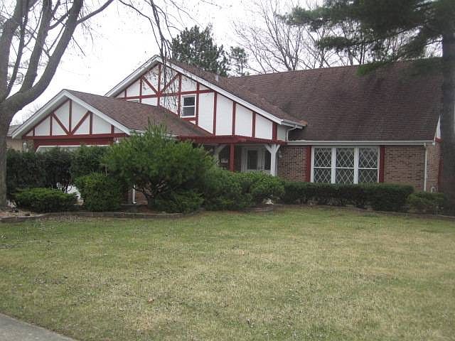 1st image of 1011 E Cooper Dr