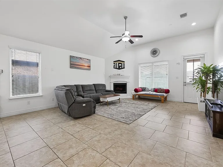 6515 Sterling Shores Ln — Photo 19