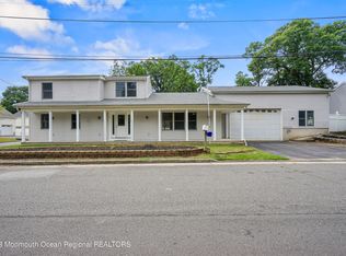 28 Duchess Ave, Middletown, NJ 07748