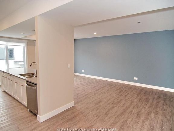 4th image of 550 Sandison St #53