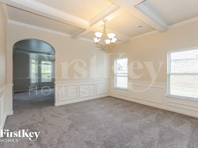1328 Wild Rose Dr SE — Photo 4