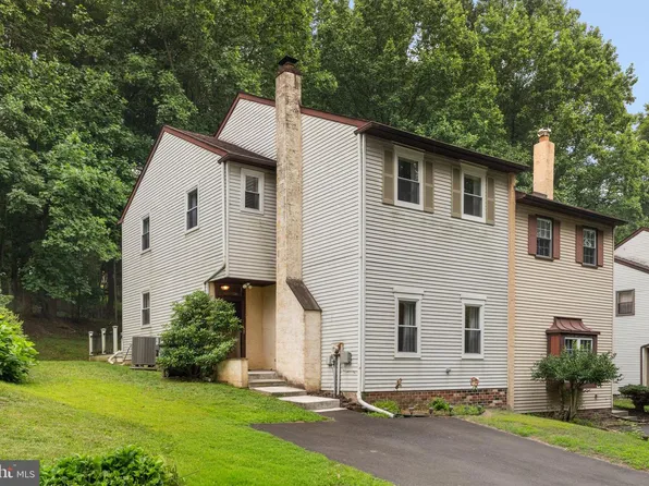 610 Valley Stream Cir, Langhorne, PA 19053