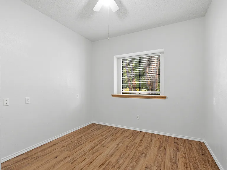 999 W Forest Grove Rd — Photo 28