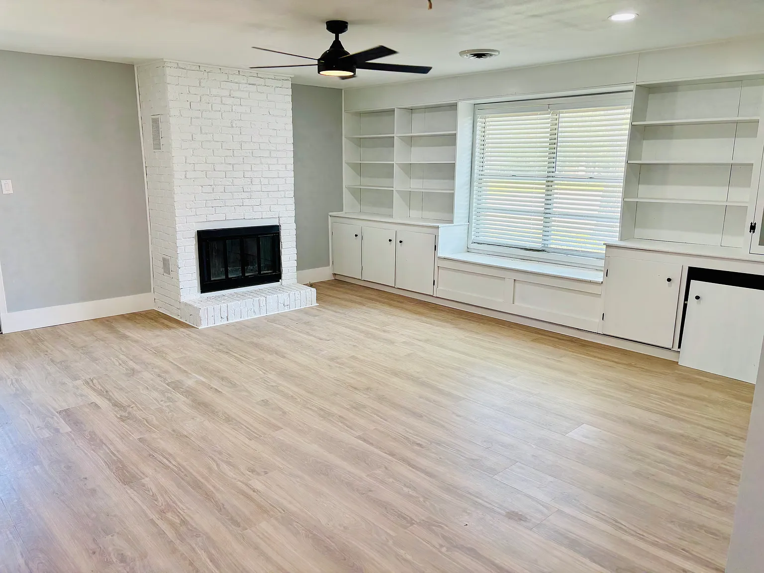 4 bed, 1998 sqft, $2,250 — Photo 2