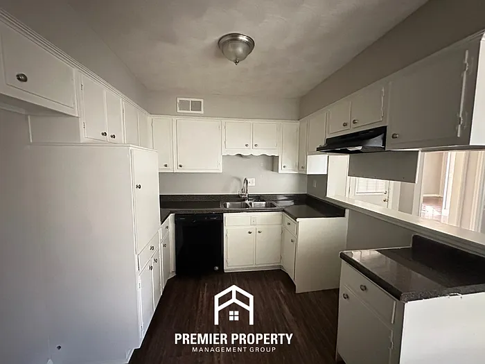 3457 Gatewood Dr — Photo 8