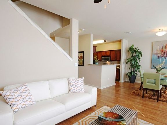 2nd image of 1061 Independence Dr