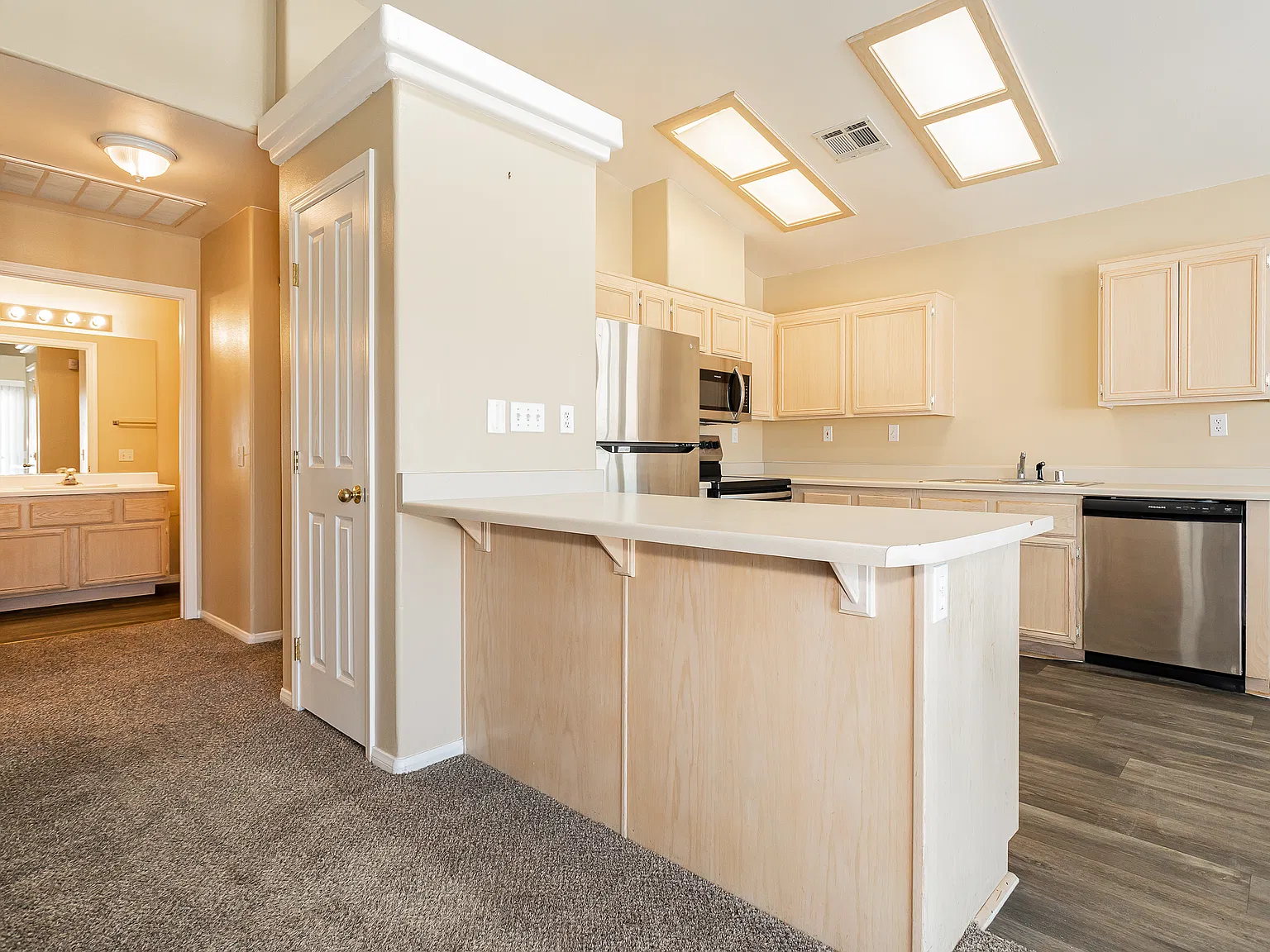 2 bed, 980 sqft, $1,349 — Photo 4