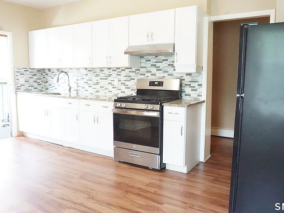 2nd image of 136 Sherman St #142