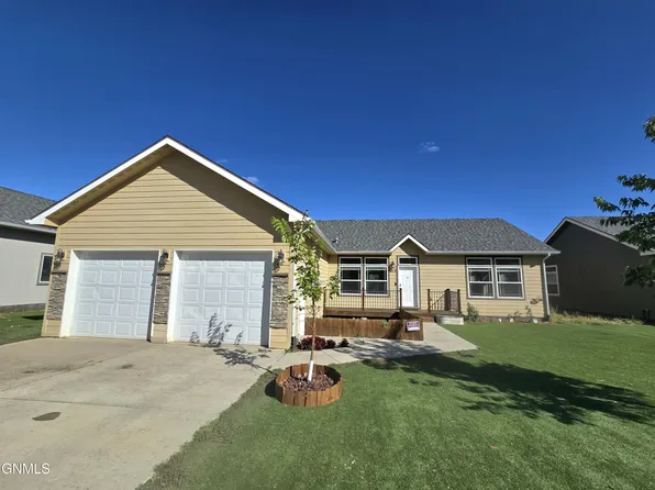 1312 E Pheasant Ridge Dr, Watford City, ND 58854