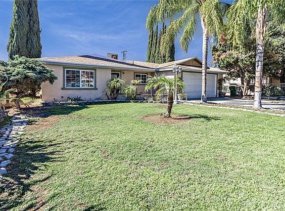 3rd image of 25067 Saint Christopher Ln