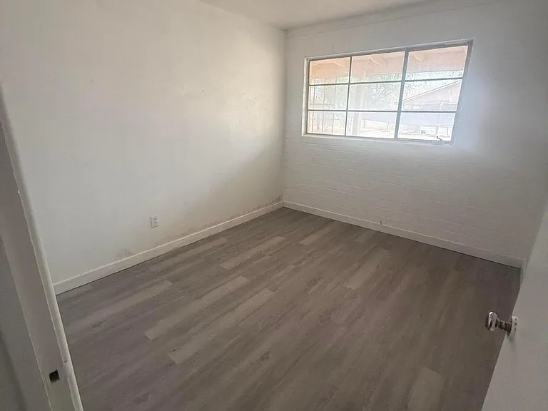 112 W Dr Martin Luther King Jr St — Photo 13
