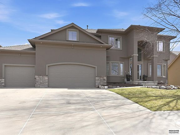 2nd image of 615 S 196th Ave