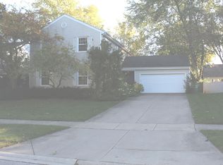 1457 Oxford Dr, Buffalo Grove, IL