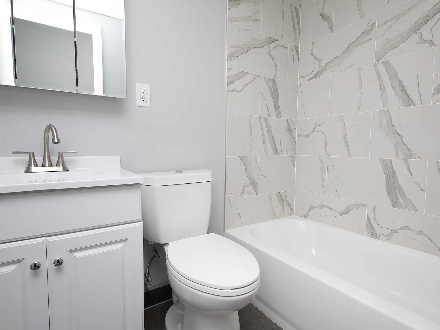 Holme Circle Apartments — Photo 3