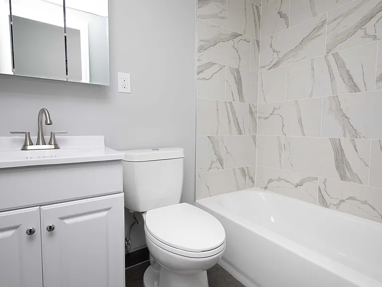 Holme Circle Apartments — Photo 3