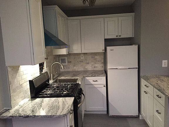 5th image of 6641 Wakefield Dr APT 404