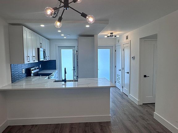 2nd image of 1040 SE 4th Avenue #225