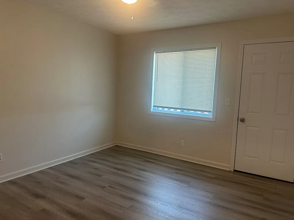 2 bed, $850 — Photo 2