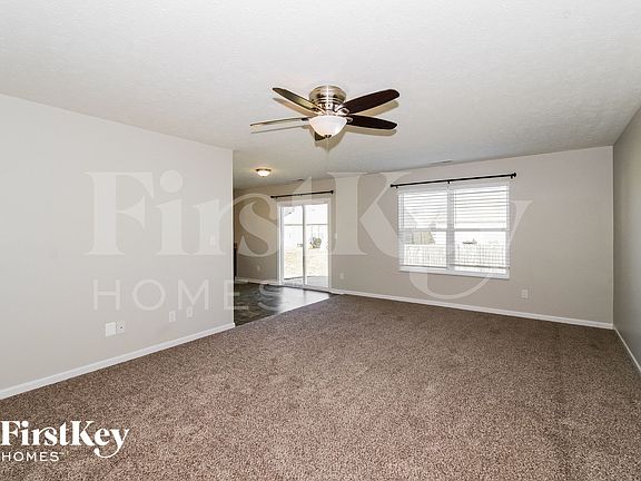 3rd image of 582 Cross Wind Dr