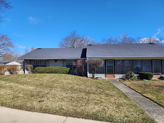 2nd image of 7427 Clarendon Ct