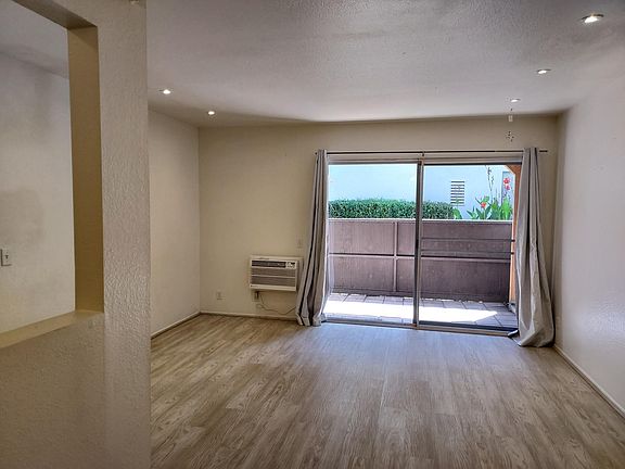 5th image of 8043 Caminito De Pizza Unit A