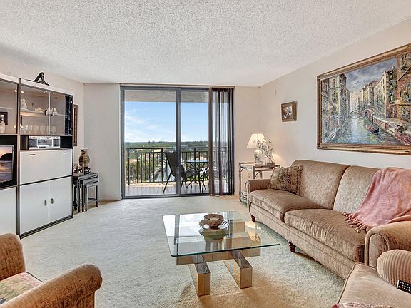 3rd image of 3912 S Ocean Boulevard #907