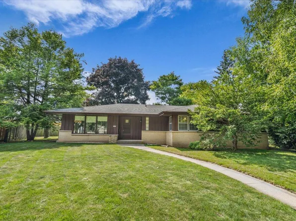 8630 West Peck COURT, Milwaukee, WI 53225