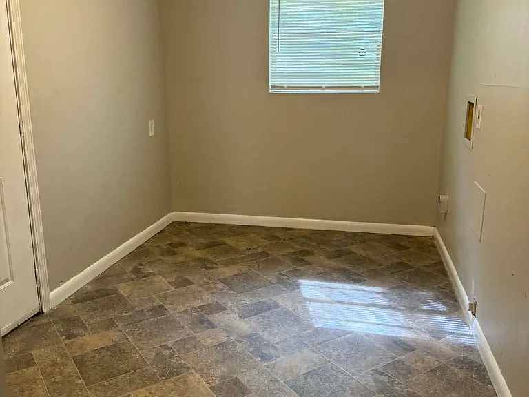 1677 Pine Ave SW — Photo 8
