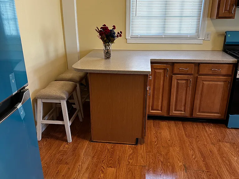 64 E Thorme St — Photo 10