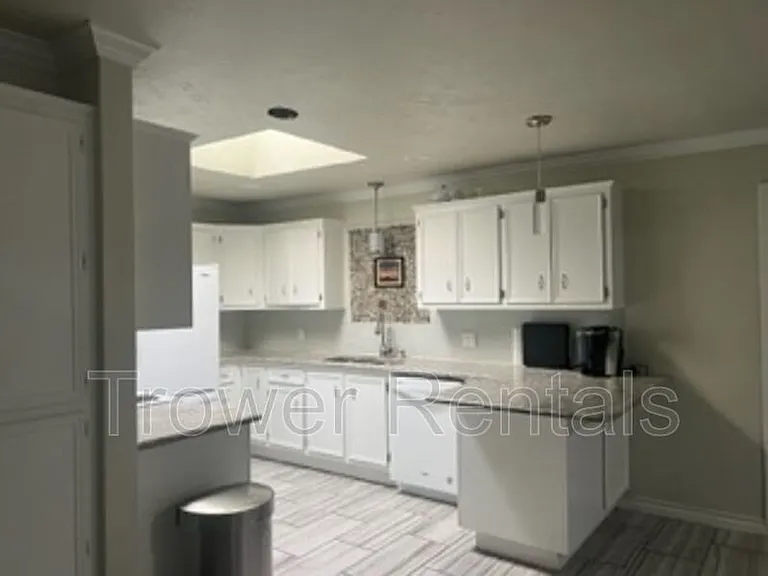 4011 E Everglade Ave — Photo 12