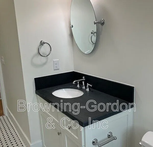 1005 W Eastland Ave — Photo 23