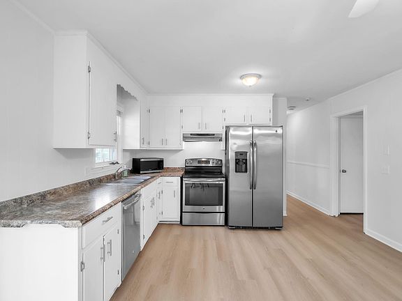 3rd image of 103 Davis Dr