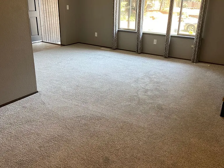 1335 Woodglen St NE — Photo 2