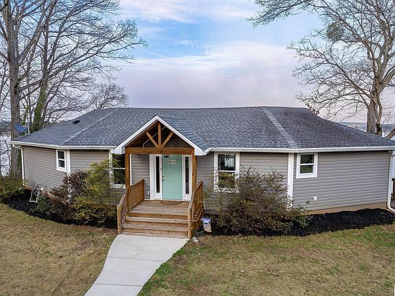 2nd image of 900 Sunset Rd