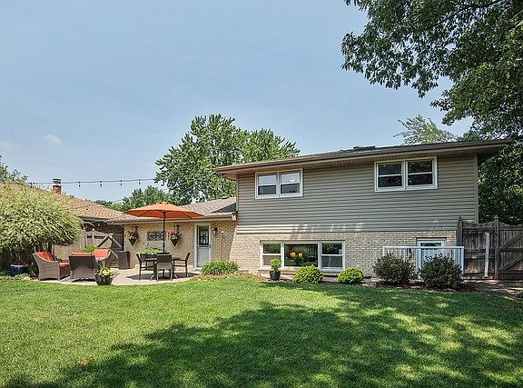 3rd image of 6301 Barbara Ave