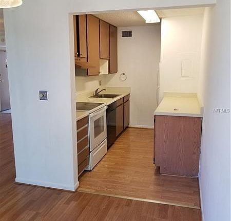 3rd image of 235 114th Ave N Unit 3