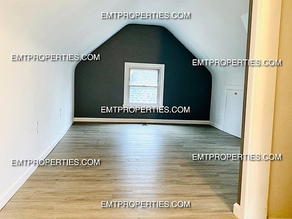 2nd image of 237 Stanford Ave