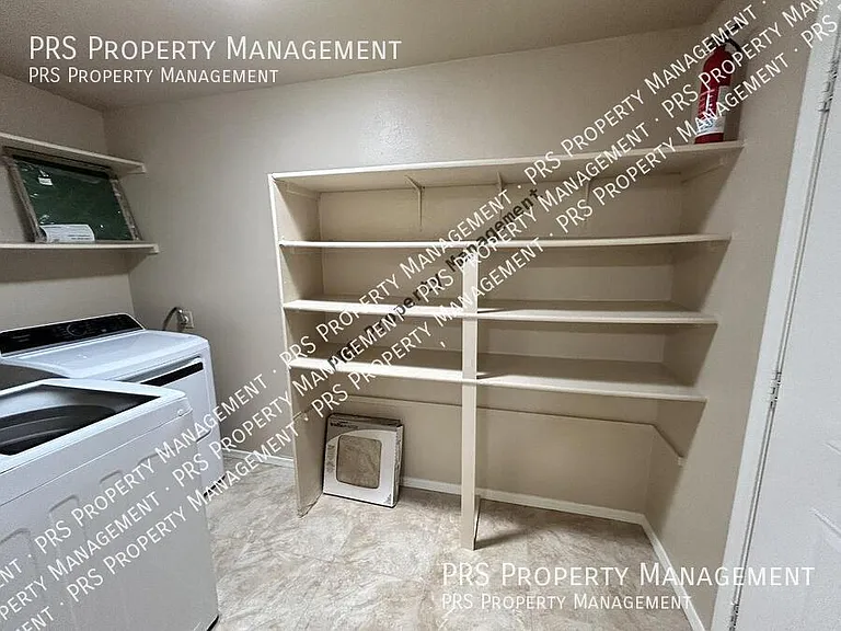 551 S Lesueur #2 — Photo 16