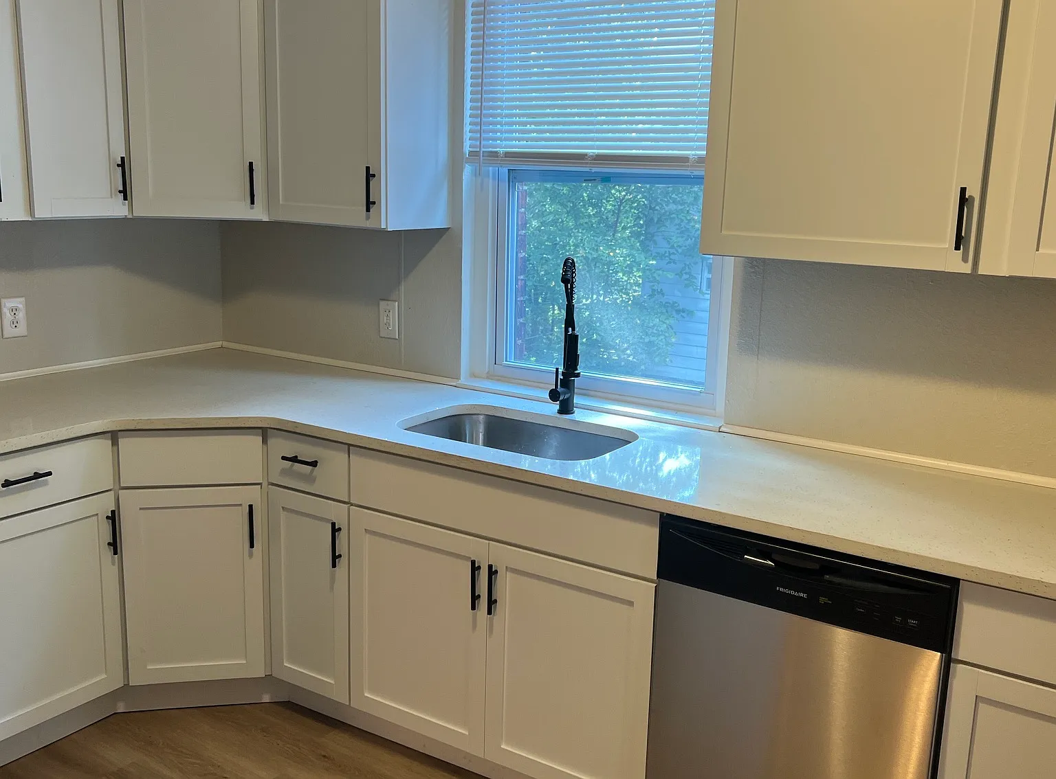 4 bed, 1776 sqft, $1,795 — Photo 3