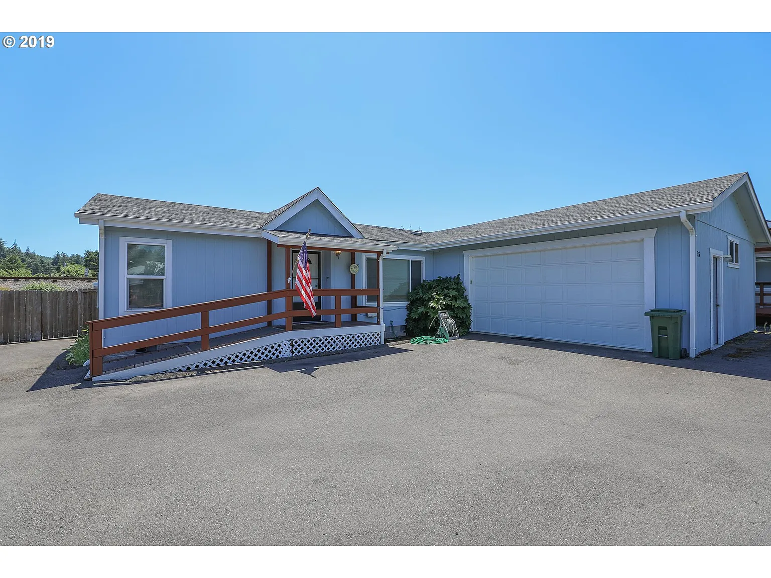305 Airport Way photo 1