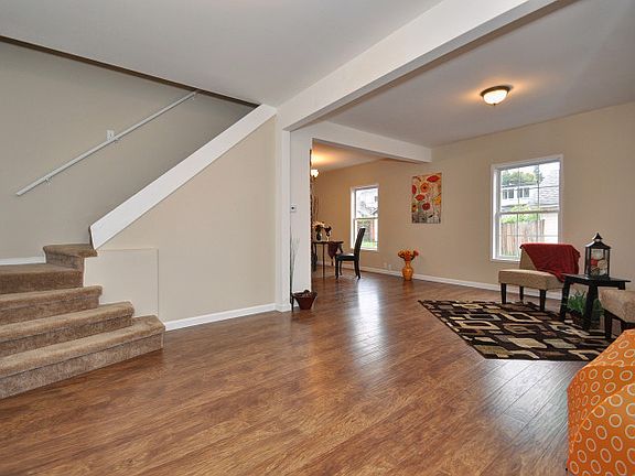 3rd image of 403 8th St NW