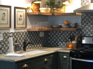 3989 Fredonia Dr, Los Angeles, CA 90068