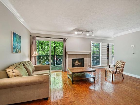 3rd image of 1164 Weatherstone Dr NE