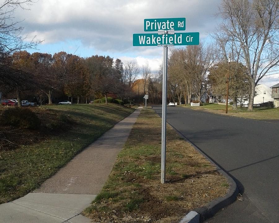 2nd image of 198 Wakefield Cir