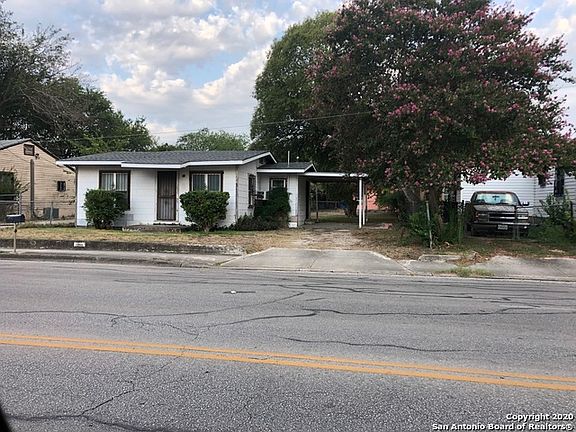3rd image of 1307 Pecan Valley Dr